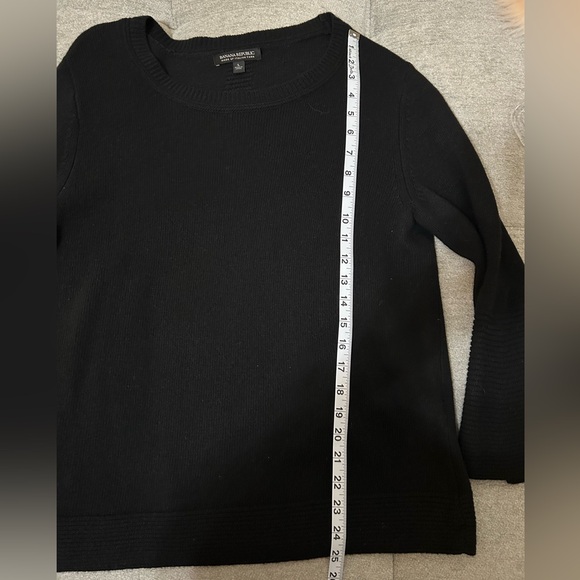 Banana Republic L Bell Sleeve Sweater - Picture 6 of 7
